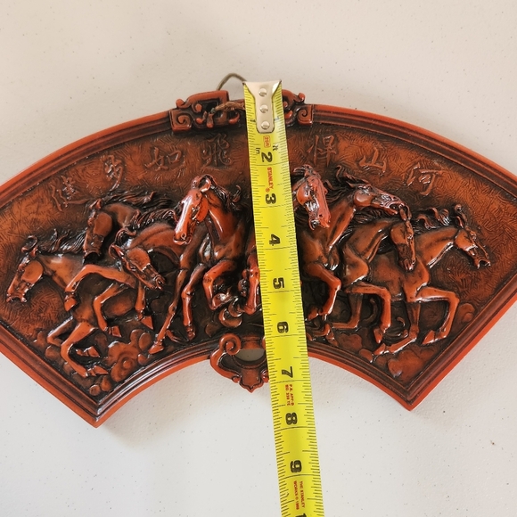 Vintage Resin 3D Horses Chinese Red Knot Wall Hanging Art Plaque Sculpture 70s - Picture 9 of 9